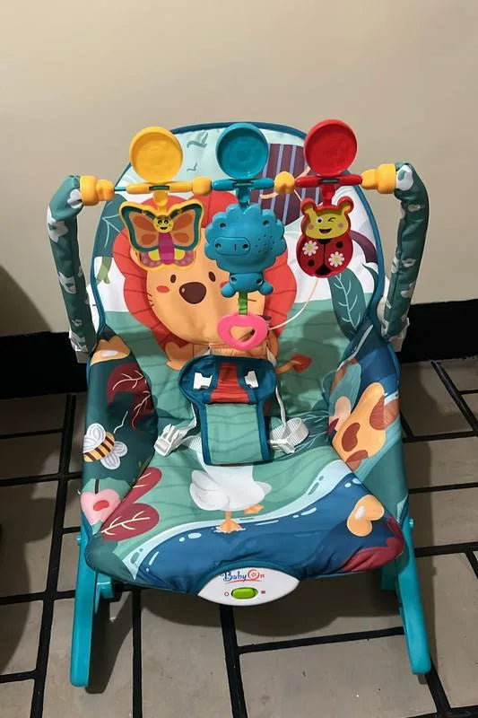 Opinión de Luisa sobre Silla mecedora vibradora y musical para bebé 3 en 1 Baby On