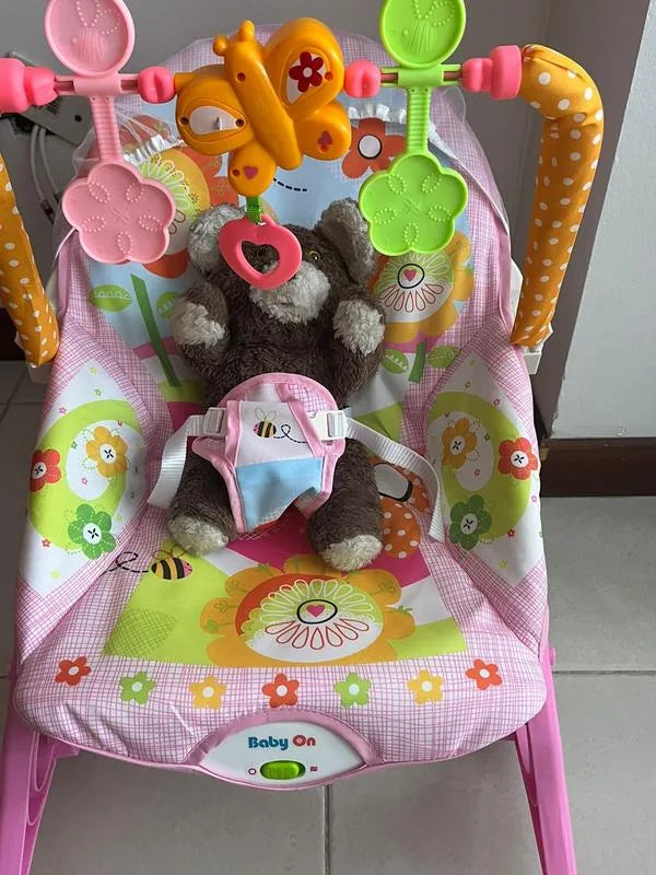 Opinión de Manuela sobre Silla mecedora vibradora y musical para bebé 3 en 1 Baby On