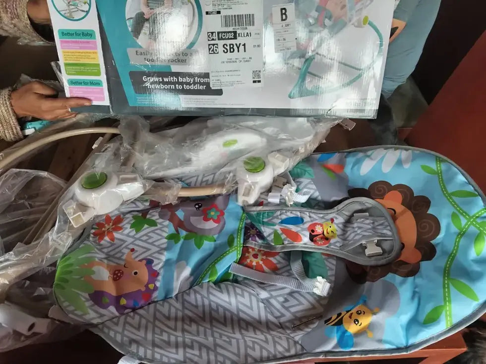 Foto de reseña de Cliente Baby On sobre Silla mecedora eléctrica para bebé Baby On NS4-1 Rey de la Selva
