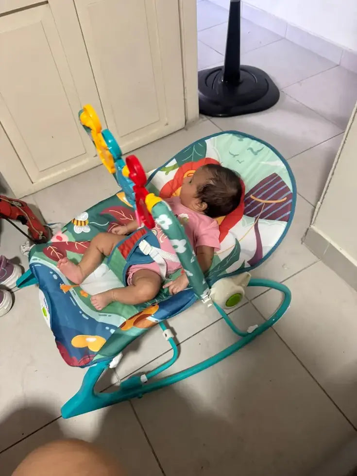 Foto de reseña de Cliente Baby On sobre Silla mecedora eléctrica para bebé Baby On NS4-1 Rey de la Selva