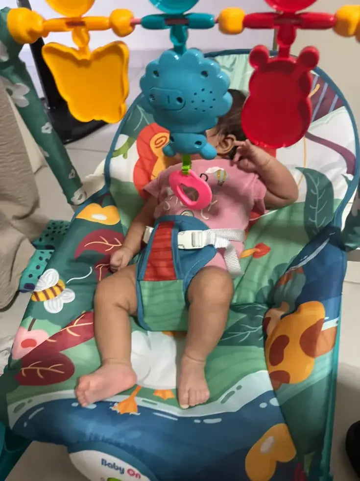 Foto de reseña de Cliente Baby On sobre Silla mecedora eléctrica para bebé Baby On NS4-1 Rey de la Selva