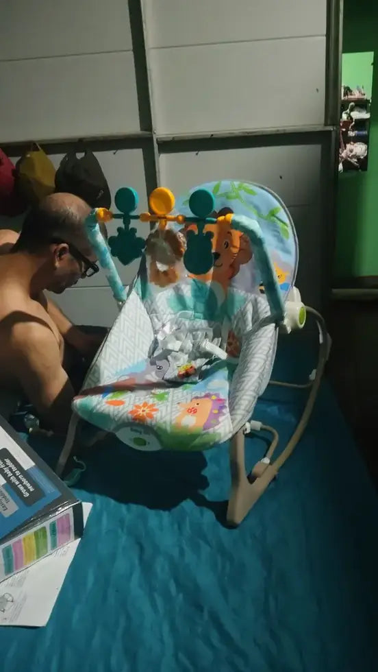 Foto de reseña de Cliente Baby On sobre Silla mecedora eléctrica para bebé Baby On NS4-1 Rey de la Selva
