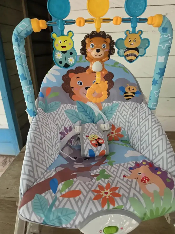 Foto de reseña de Cliente Baby On sobre Silla mecedora eléctrica para bebé Baby On NS4-1 Rey de la Selva