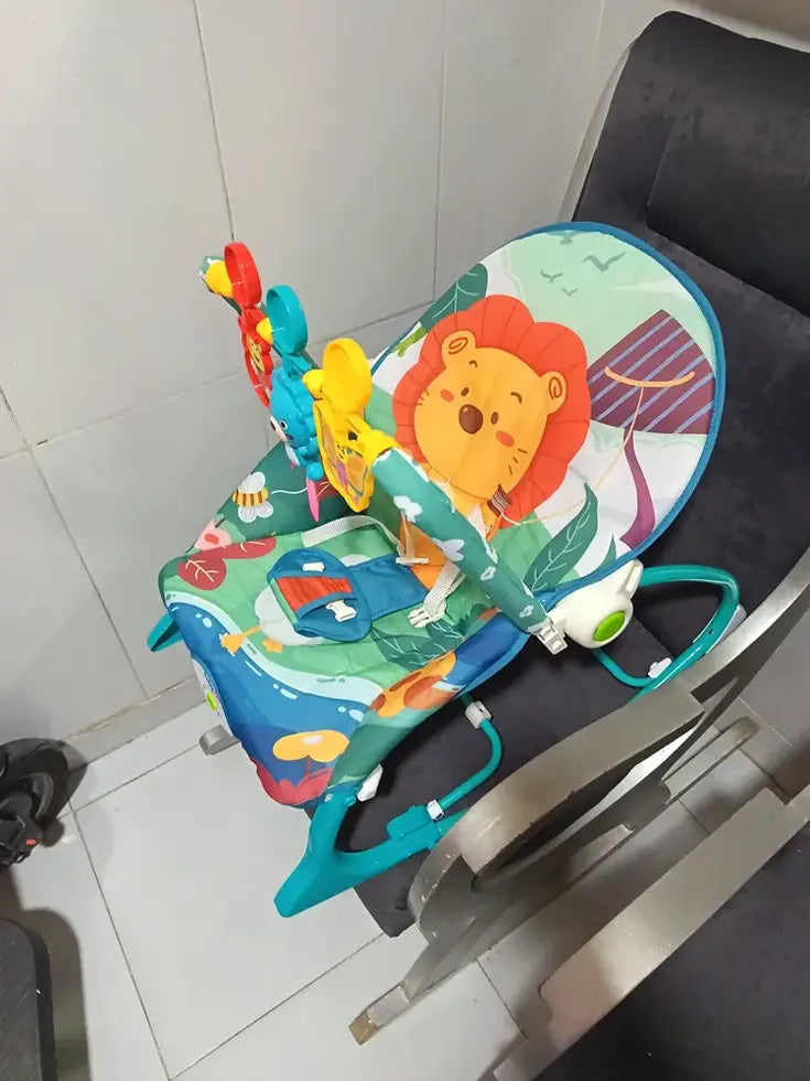 Foto de reseña de Cliente Baby On sobre Silla mecedora eléctrica para bebé Baby On NS4-1 Rey de la Selva