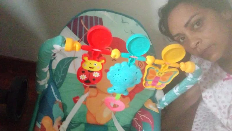 Opinión de Paola sobre Silla mecedora vibradora y musical para bebé 3 en 1 Baby On