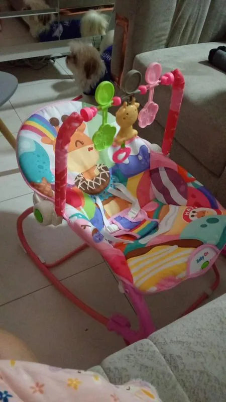 Opinión de Geraldin sobre Silla mecedora vibradora y musical para bebé 3 en 1 Baby On