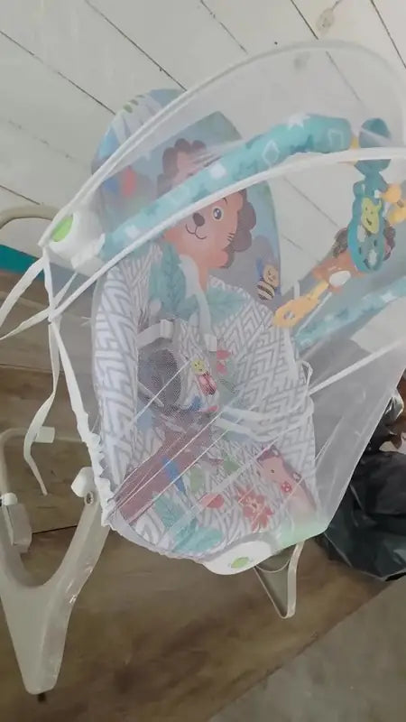 Video de reseña de Cliente Baby On sobre Silla mecedora eléctrica para bebé Baby On NS4-1 Rey de la Selva