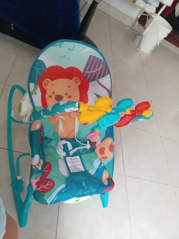 Foto de reseña de Cliente Baby On sobre Silla mecedora eléctrica para bebé Baby On NS4-1 Rey de la Selva